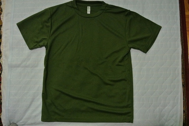 Tシャツ オリーブ.jpg